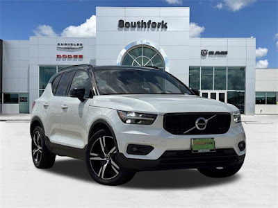 2022 Volvo XC40