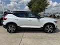2022 Volvo XC40 R-Design