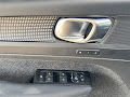 2022 Volvo XC40 R-Design