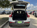 2022 Volvo XC40 R-Design